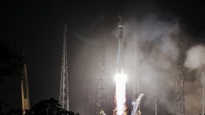 Despegue del cohete Soyuz con los satélites 13 y 14 de Galileo / Fotografía: ESA/CNES/ARIANESPACE-Optique Video du CSG, P. Piron
